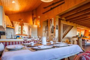 Chalets Chalet avec sauna entre Lac Leman, Montagnes et Golf - Le Cocon du Lac Leman : photos des chambres