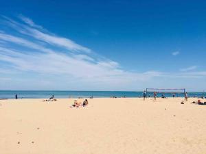 Entire Apartment in heart of Lincoln Park & Lake Sea and beach