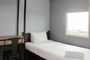Modern 2BR at Springlake Summarecon Bekasi Apartment By Travelio