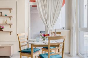 ARI - ARED Luxurious Apartments with Balcony & Free Parking