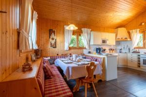 Chalets Chalet avec sauna entre Lac Leman, Montagnes et Golf - Le Cocon du Lac Leman : photos des chambres