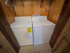 Summit 203D Mtn Views WiFi Parking Washer Dryer