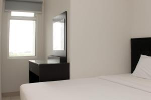 Cozy Stay 2BR Springlake Summarecon Bekasi Apartment By Travelio