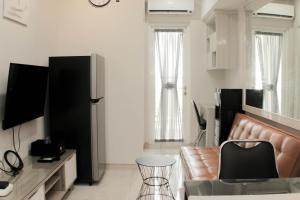 Cozy Stay 2BR Springlake Summarecon Bekasi Apartment By Travelio