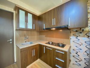 Spacious and Private 1BR Apartment Suites @Metro By Travelio