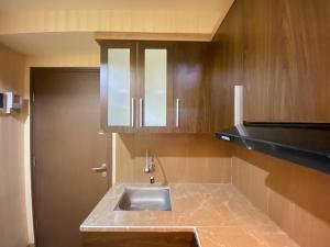 Spacious and Private 1BR Apartment Suites @Metro By Travelio