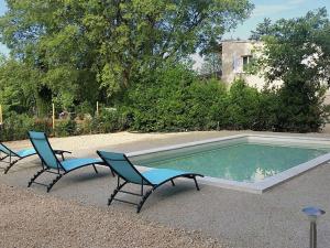 Modern Villa with Private Pool and Pool House in Carpentras