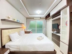 Comfy Studio Room at Galeri Ciumbuleuit 1 Apartment By Travelio