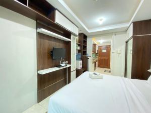 Comfy Studio Room at Galeri Ciumbuleuit 1 Apartment By Travelio