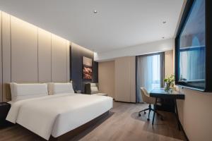 Atour Hotel Chengdu Tianfu Erjiang Temple Metro Station