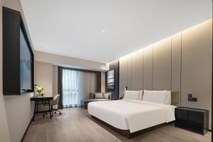 Atour Hotel Chengdu Tianfu Erjiang Temple Metro Station