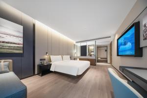 Atour Hotel Chengdu Tianfu Erjiang Temple Metro Station