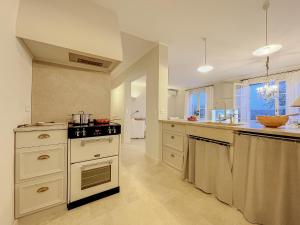 Villas Villa Miradou - pool, sea and valley view, renovated villa : photos des chambres