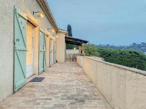 Villas Villa Miradou - pool, sea and valley view, renovated villa : photos des chambres