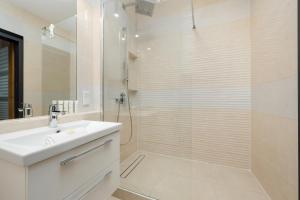 Apartment Wrocław Atal Tower by Noclegi Renters