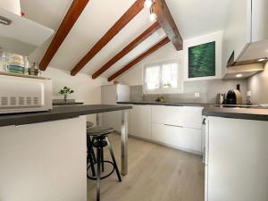 Sunny Lily facing the swiss Alps - Crans Montana