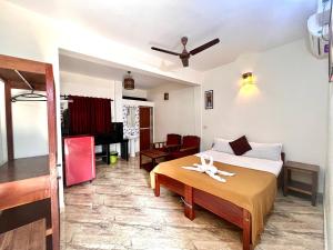 Shambas Blue House- Morjim Turtle Beach