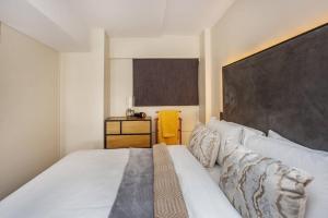 Beautiful City Haven 2Gyms with Pool & Parking