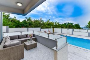 Villa with pool, 50 m from the sandy beach - ID 2209 by Traveler tourist agency Krk