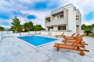 Villa with pool, 50 m from the sandy beach - ID 2209 by Traveler tourist agency Krk