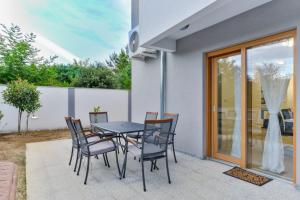 Villa with pool, 50 m from the sandy beach - ID 2209 by Traveler tourist agency Krk