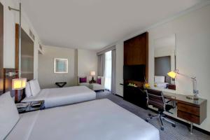 Guest Room – Twin Beds room in Media Rotana Dubai
