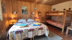 B&B / Chambres d'hotes La Grange Aux Loups : photos des chambres