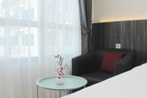 Comfort and Simply Studio Springlake Summarecon Bekasi Apartment By Travelio