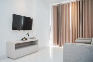 Comfort and Simple 1BR at Casa De Parco Apartment By Travelio