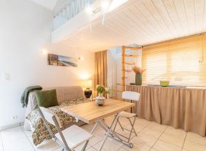 Maisons de vacances Jolie petite maison climatisee parking prive : photos des chambres