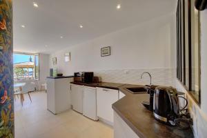 Chic 2 chambres vue PORT, FELIX FAURE-COEUR DE CANNES A2B218