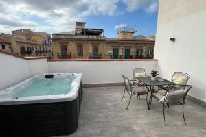 Attico jacuzzi Politeama Palermo