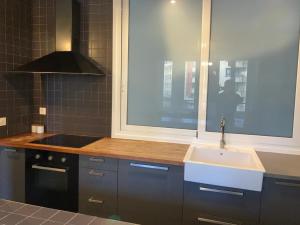 San Sebastian playa Zurriola-NO PARTIES AT HOME-ANDAMIO hasta marzo-SCAFFOLD until March