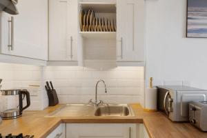 Apartment Expansive Sea Views Private Parking