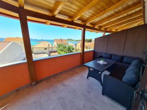 Cozy apartments Neda near the sea