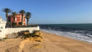 La petite maison de Armação de Pêra By Calyferias