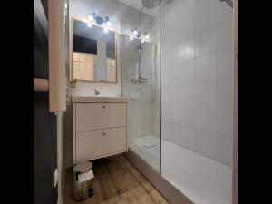 Appartements La Roche Noire - Ski au pied de l'immeuble : photos des chambres