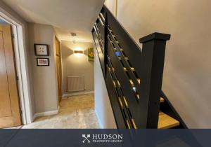 2 Bedroom Home near Theatre Severn with Parking