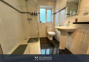 2 Bedroom Home near Theatre Severn with Parking