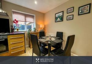 2 Bedroom Home near Theatre Severn with Parking