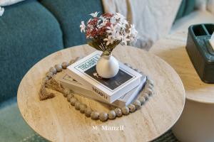 Manzil - 1BR Apt Near Downtown Dubai with Pool & Skyline Views