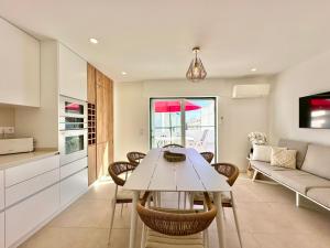 Apt GH - 50 meters from beach