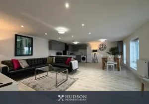 Shrewsbury Townhouse with 3 En-suites - Merrington