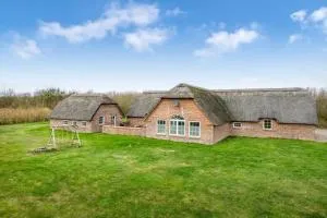 Fantastic Holiday Home With Pool And Spa For 20 People, - Husby