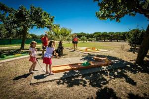 Campings Camping 4 etoiles - Parc aquatique - eeifae : photos des chambres