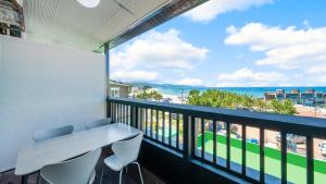 Donghae badae meomuleuda