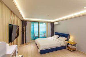 Donghae badae meomuleuda