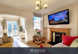 Town Centre Period Property by Shrewsbury Abbey