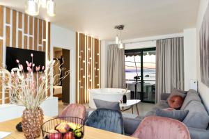 Elia Beach Deluxe Apartment