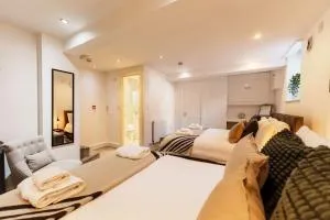 Enjoy Leeds at 4BR House - Near City Centre - Kirkstall